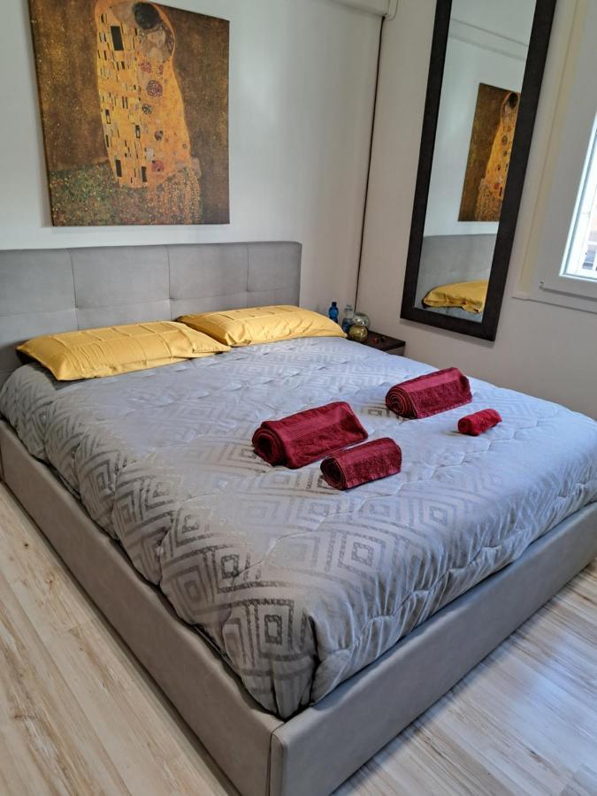Gilda'S Room โบโลญญา ภายนอก รูปภาพ